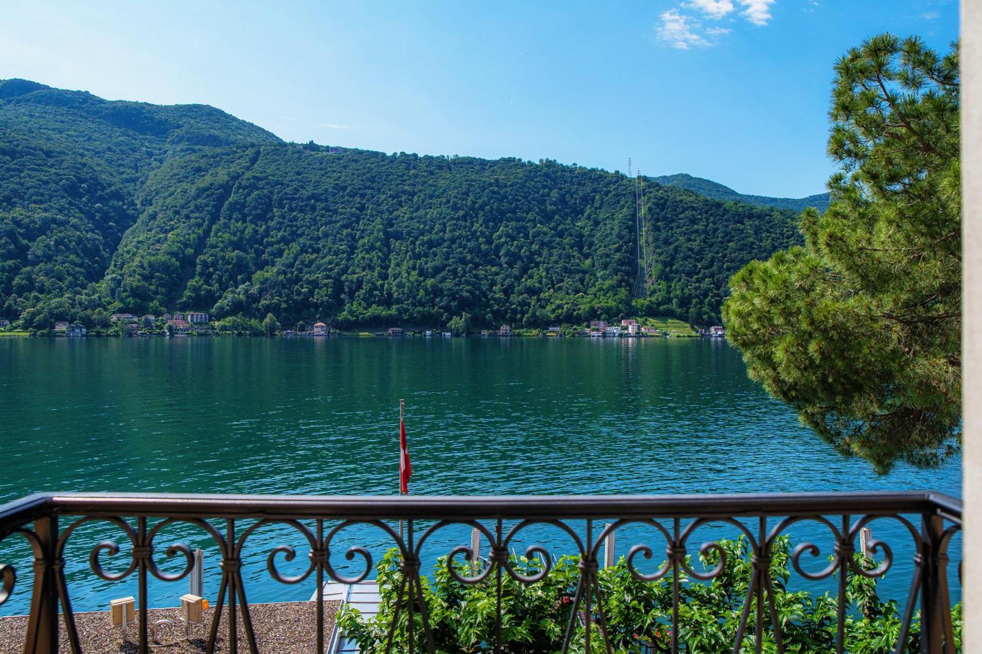 Il Balcone Sul Lago By Quokka 360 - Historic Lakeside Flat In モルコテ エクステリア 写真